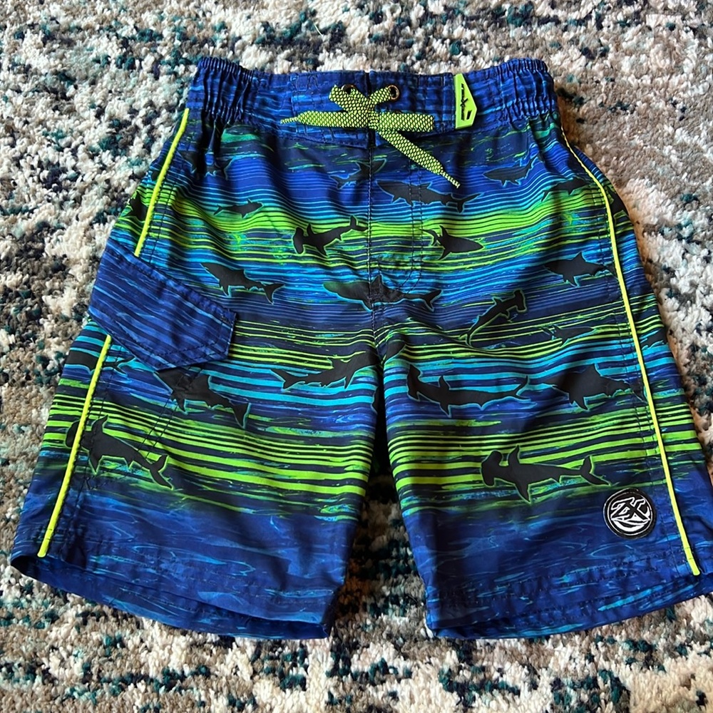 ZeroXposur kid’s size 5/6 Swim Shorts